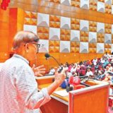 সরকারের চার মাসেই অর্থনীতি আইনশৃঙ্খলায় অশনিসংকেত